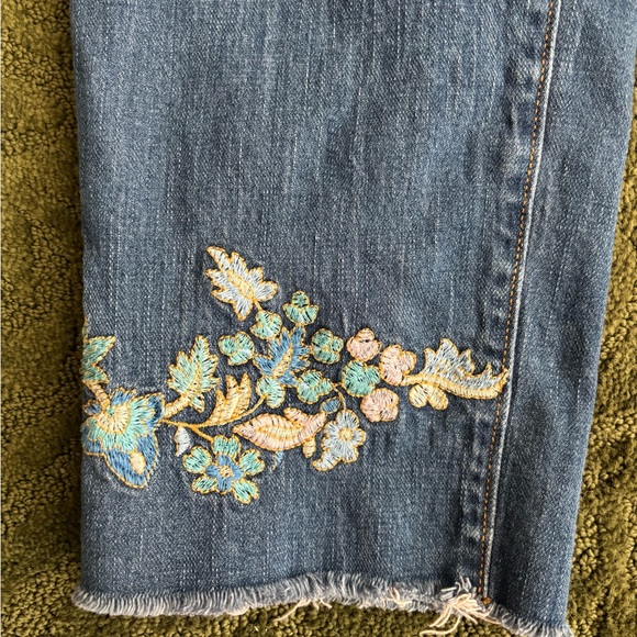 LOFT Made and Loved Loft Women’s Embroidered Button Fly Boyfriend Jeans Sz 30/10 - Picture 3 of 8